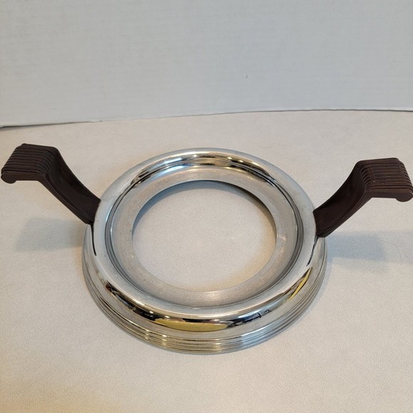 Vtg Yellow Caliente Pottery Casserole Metal Trivet Bakelite Handles - Top Issues - Picture 11 of 12